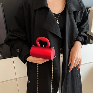 Mini sac boîte acrylique cylindrique rouge avec chaîne dorée pour la mode féminine