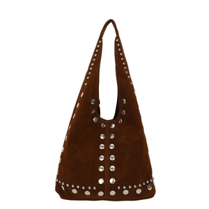 Sac sous le bras en daim marron vintage avec rivets argentés et design hobo chic femme