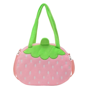 Sac à bandoulière mignon en peluche fraise avec poignées vertes et sangle rose