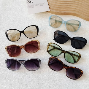 Oversized Sunglasses Women Fashion Resin Frame UV400 Protection Outdoor Travel Retro Style Large Square Eyewear Trendy