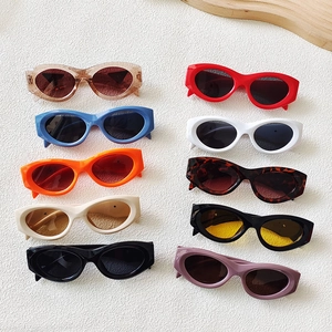 Retro Oval Sonnenbrille Damen Harz Kleiner Rahmen UV400 Schutz Vintage Cat Eye Chic Streetwear Mode Accessoires