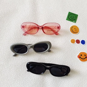 Ovale UV400 Trend-Sonnenbrillen in Rosa, Grau und Schwarz für modischen Sonnenschutz