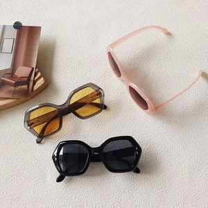Fashionable oversized irregular rhombic sunglasses for men and women in various colors