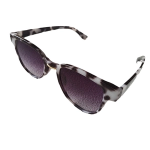Champagne cat-eye sunglasses with tortoise frame and gradient purple lenses
