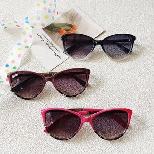 Stylish cat-eye sunglasses in multiple colors with UV protection for fashion-conscious women