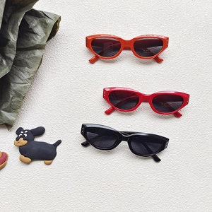 Kinder-Sonnenbrille im Vintage-Cat-Eye-Stil mit UV400-Schutz in Orange, Rot und Schwarz