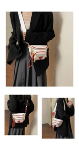 Vues détaillées d'un sac ceinture blanc avec bordure rouge et matériel doré chic