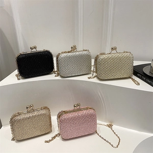 Eleganti pochette da sera con paillettes in nero argento oro e rosa con catena