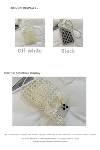 Détail de sacs bandoulière perlés en blanc cassé et noir montrant la doublure interne