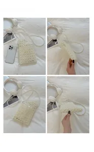 Vues détaillées du sac à bandoulière fait main en perles blanches avec chaîne