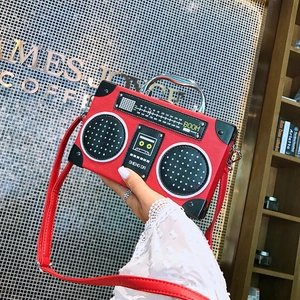 Sac À Main Vintage En Forme De Radio Cuir PU Retro Boombox Sac Bandoulière Avec Poignée En Métal Et Bandoulière Amovible Femme