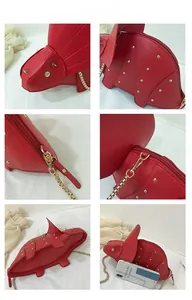 Vues détaillées du sac bandoulière rouge en forme d'animal avec rivets dorés et chaîne