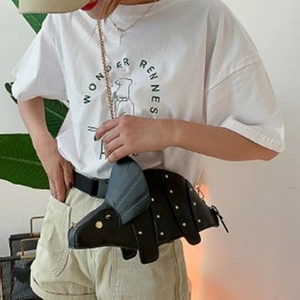 Sac bandoulière unique en forme de dinosaure noir avec rivets et chaîne dorée