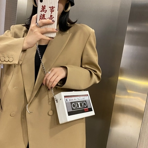Sac bandoulière créatif blanc en forme de cassette avec chaîne argentée pour femme