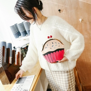Creative cupcake shaped PU leather crossbody bag with pink frosting and metal chain strap
