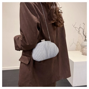 Sac de soirée à paillettes argentées en forme de coquillage avec bandoulière