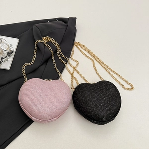 Fashion heart-shaped crossbody bags in pink and black glitter finish with gold chain