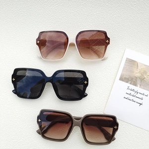 Lunettes De Soleil Femmes Grand Cadre Carré Rivets Étoiles Protection UV400 Monture Résine Mode Style Rue