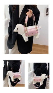 Vues détaillées du sac à main en PU en forme de teckel avec accents roses et chaîne dorée