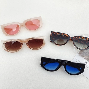 Collection de lunettes de soleil œil de chat rétro en quatre couleurs pour femmes