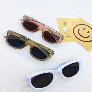 Classic square frame sunglasses in tea brown, dark green and white for women and men