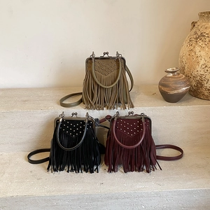 Vintage Tassel Handbag PU Leather Rivet Kiss Lock Bohemian Shoulder Crossbody Bag For Women Casual Travel