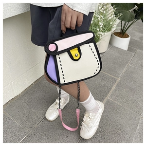 Detail der 2D-Cartoon-Tasche mit kräftigen Umrissen und rosa Kettenriemen