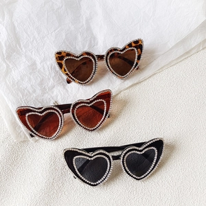 Fashion heart shaped sunglasses with rhinestones and UV 400 protection for girls