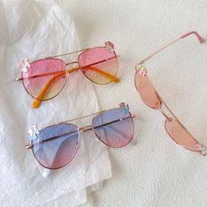 Lunettes de soleil licorne pour enfants en or rose avec verres dégradés