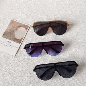 Oversized Shield Sunglasses UV400 Protection Integrated Lens Resin Frame Retro Fashion Eyewear For Men Women