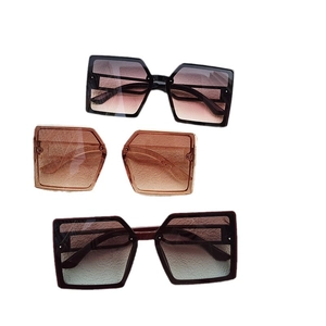 Stylish oversized square sunglasses for women with UV protection in three gradient colors