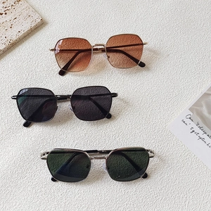 Retro square metal frame kids sunglasses with UV protection in three assorted colors