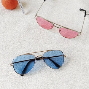 Lunettes de soleil enfant en métal rose et bleu style aviateur protection UV d'été