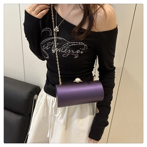 Sac de soirée cylindrique violet en acrylique avec fermoir perle et chaîne dorée
