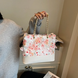 Sac à bandoulière floral doux avec fleurs 3D et anses en chaîne dorée