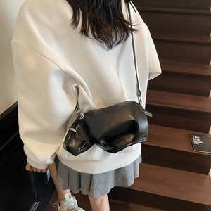 Sac à bandoulière créatif en forme d'hippopotame en cuir noir brillant pour femme