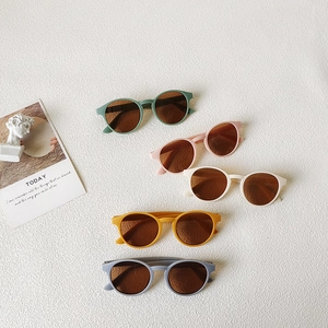 Modische Rundrahmen Kinder Sonnenbrillen Set in verschiedenen matten Vintage Farben