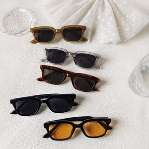 Lunettes De Soleil Carrées Lentille Résine Monture Plastique Protection UV400 Extérieur Voyage Rétro Vintage Mode Femmes Hommes