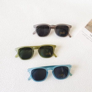 Retro Kinder Sonnenbrille in Quadrat-Form mit UV400 Schutz und mattiertem Gestell