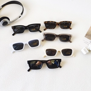 Kids Rectangle Sunglasses UV400 Protection Resin Frame Retro Vintage Eyewear For Boys Girls Outdoor Fashion