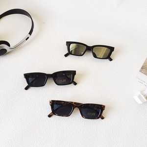 Kids rectangular UV400 sunglasses in black and tortoiseshell for boys and girls