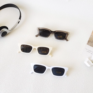 Kids' rectangular UV400 sunglasses in tea-gray, cream and white colors for fashion
