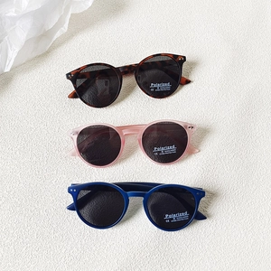 Kids round polarized sunglasses in tortoiseshell, transparent pink and dark blue frames