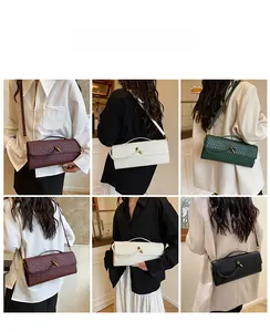 Détails des sacs à main tissés en couleurs bordeaux, crème, vert et noir chic