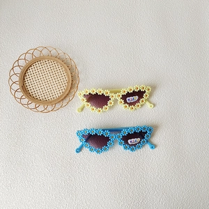 Kids floral cat-eye sunglasses with daisy decor in yellow and blue colors