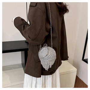 Borsa da sera sferica scintillante con strass, nappe eleganti e tracolla a catena