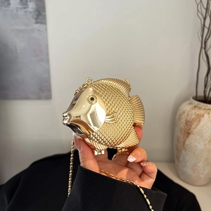 Western Vintage Metal Fish Shaped Mini Shoulder Bag Creative Quirky Animal Chain Crossbody Purse For Women Evening Party Bag