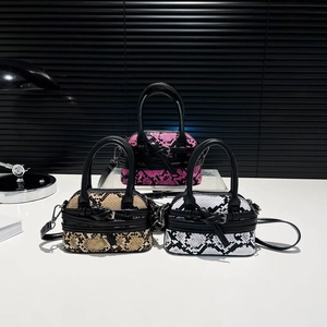 Mini borse a mano da donna in ecopelle pitonata nei colori rosa kaki e bianco nero