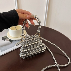 Mini Sac à Épaule en Perles Sac à Main Tissé à la Main pour Femmes Sac de Soirée Élégant Avec Bandoulière Perlée Argent Blanc