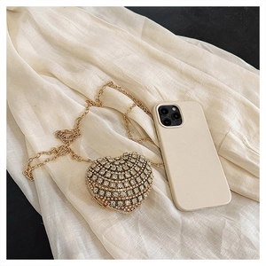 Mini sac de soirée en forme de cœur avec strass dorés et chaîne sur soie